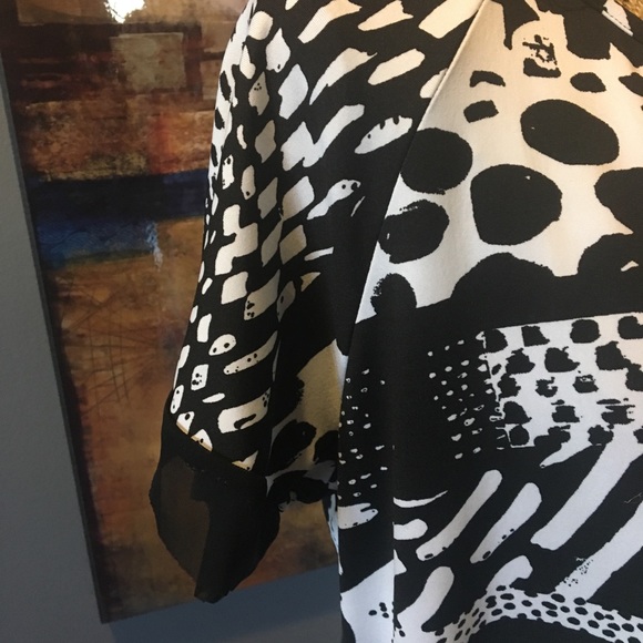 High Low Round Neck Tee - Picture 3 of 4